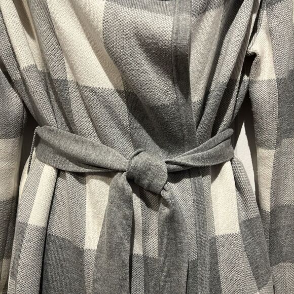 Jones New York Grey/Cream Plaid Belted Cardigan Sweater Size M - Picture 3 of 12